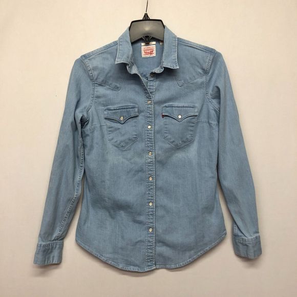 Levi's Women Tailored Fit Snap Button Western Shirt Size Small Chambray M124 -4 - Picture 1 of 16